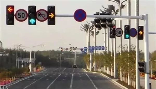 traffic light 106.jpeg